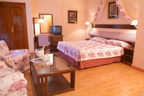 Hotel Alcazar Seville Room photo